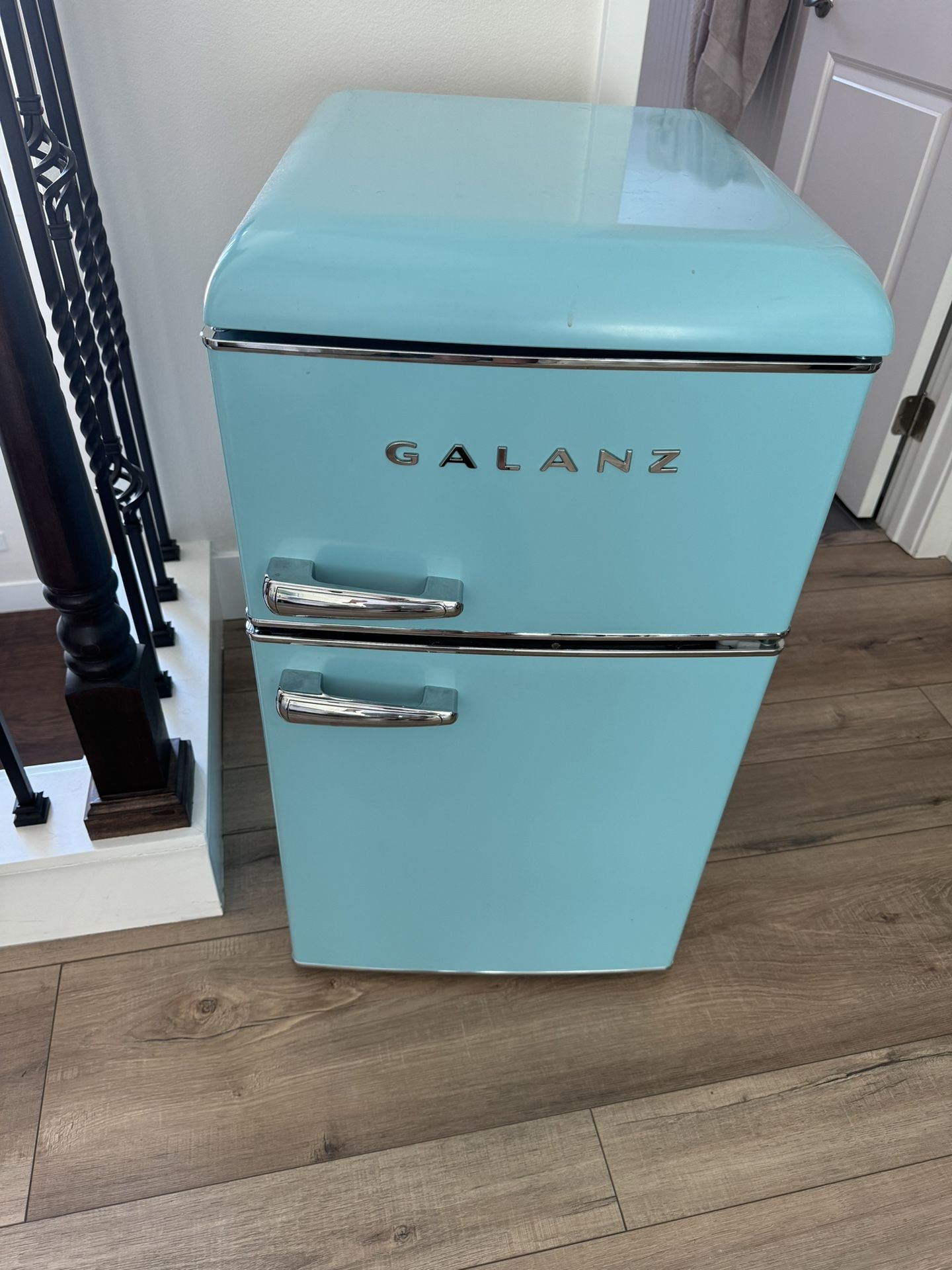 Refrigerator 