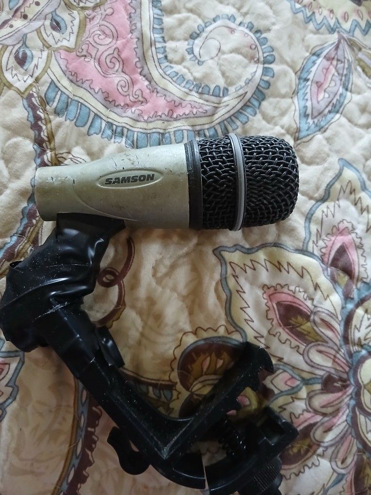 2 Microfonos Usados Para  Bateria