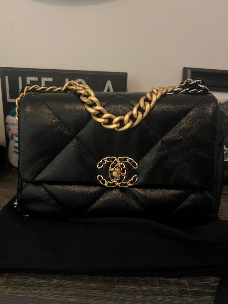 Chanel 19 Handbag