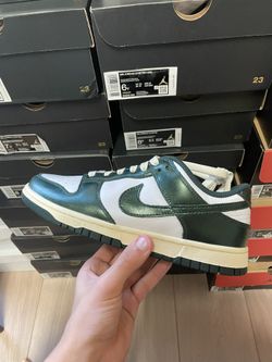 Nike dunk low “Vintage Green”