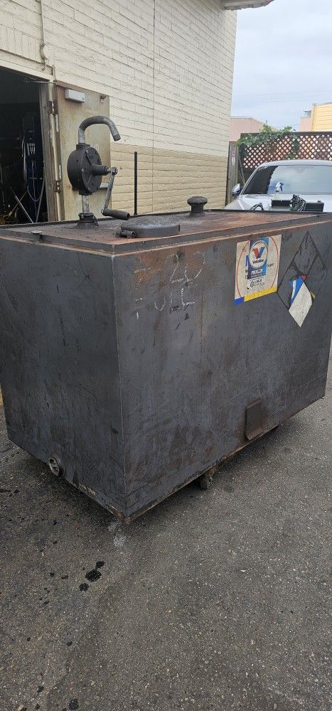 240 Gal Oil Tank