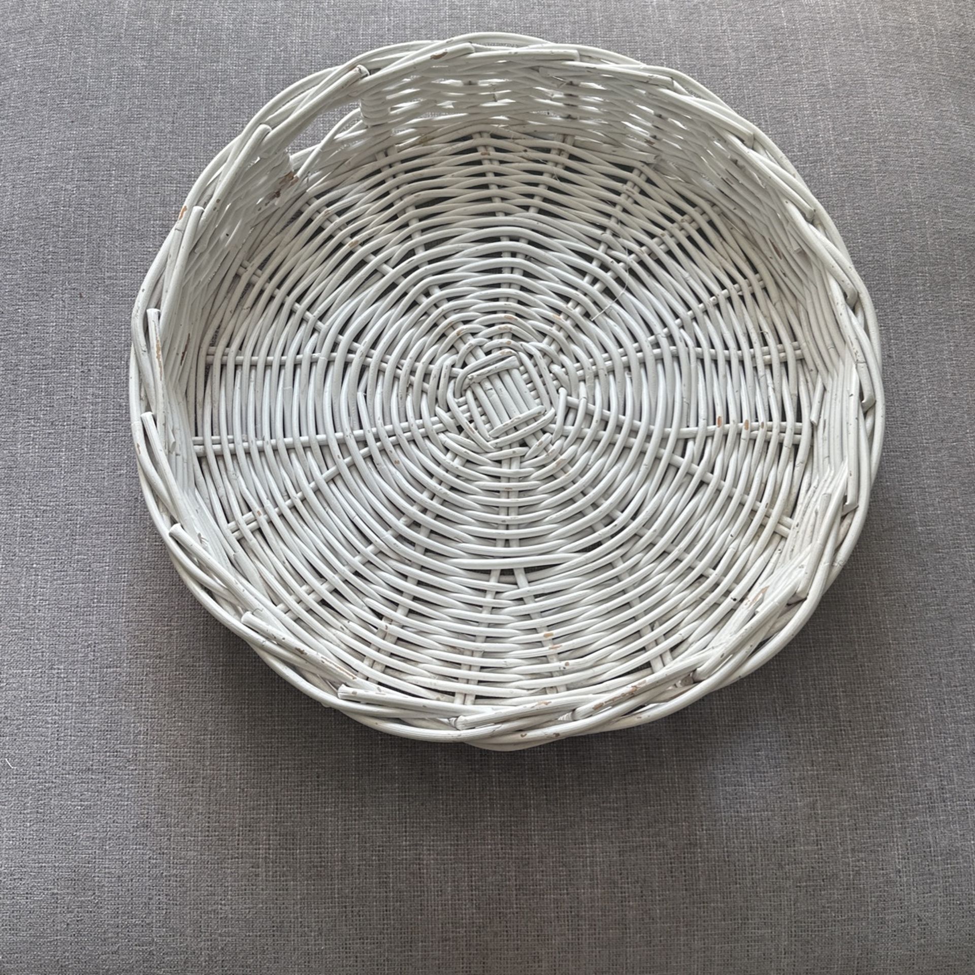 Wicker tray