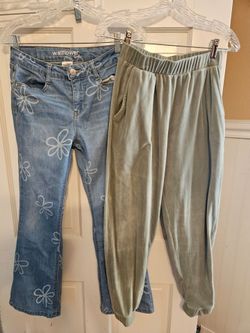 Pantalones modernos 2 x $20.00