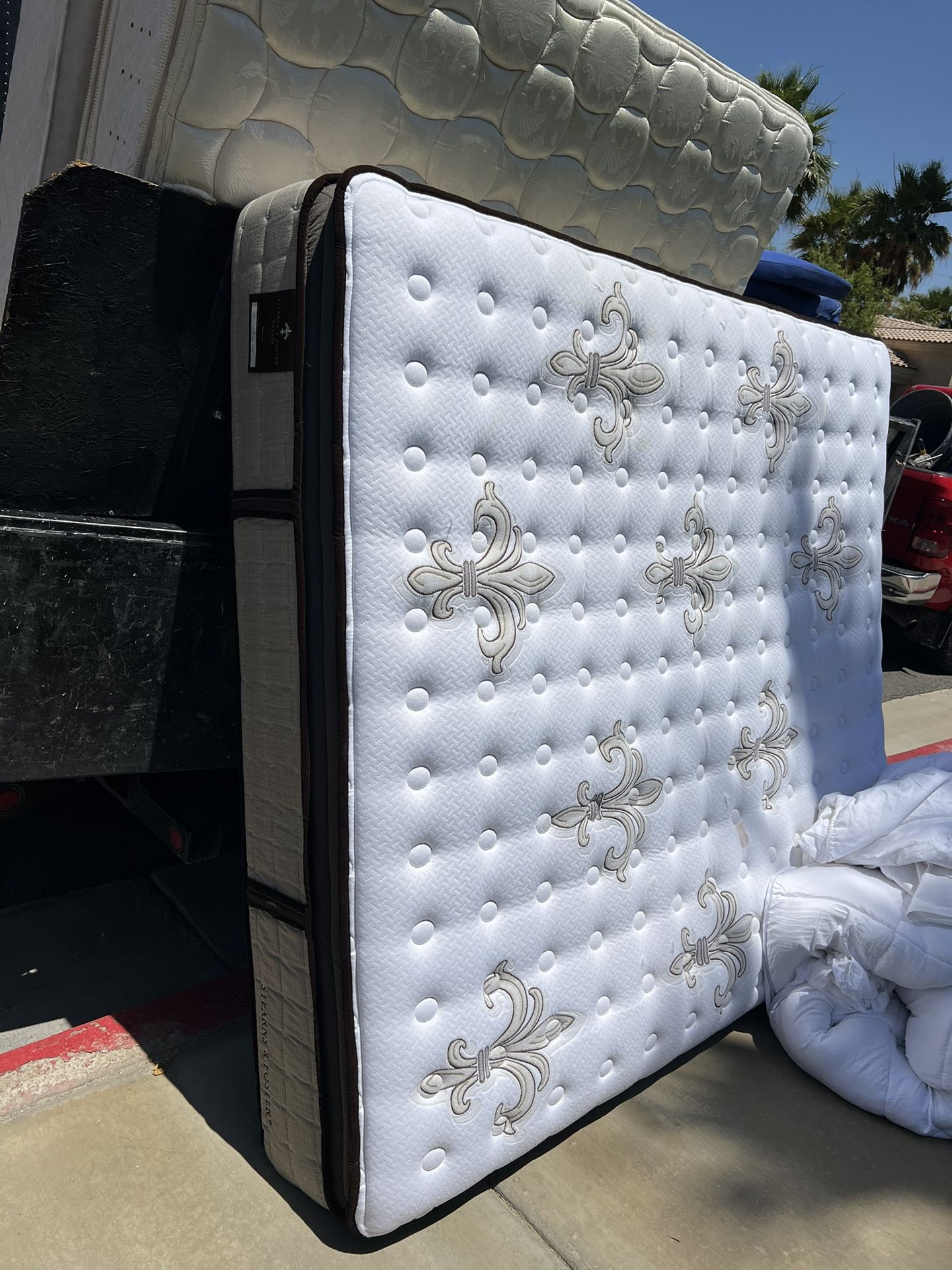 Stearns And Fosters King mattress And Box Springs