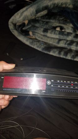 Clock radio