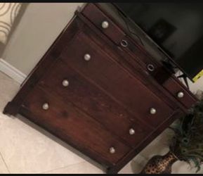 Dresser credenza serving table
