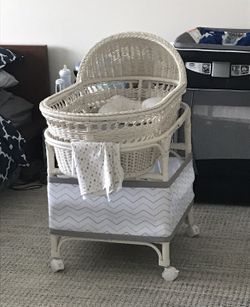 Pottery Barn Kids Bassinet, Mattress Pad and sheets 