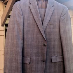 Tommy Hilfiger gray plaid suit. 40 R.