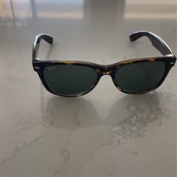 RayBan Wayfarer Sunglasses 