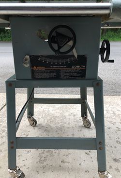 Delta Table saw on wheels