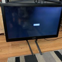 Insigna 33 tv with stand and remote