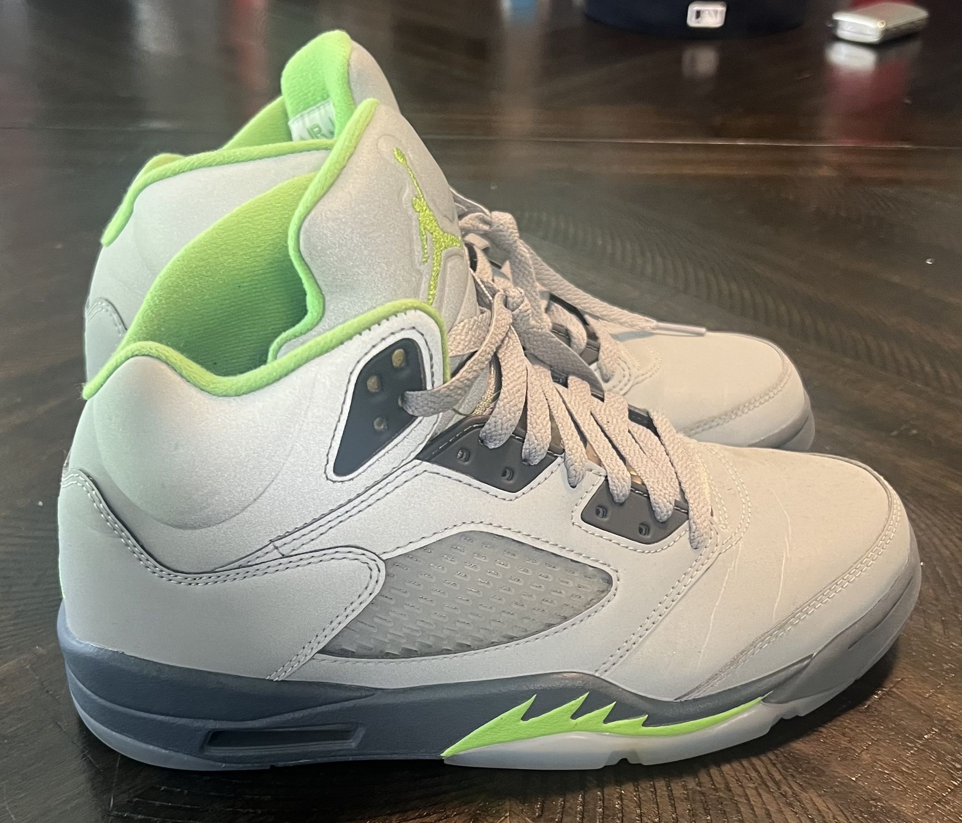 Jordan 5 Green bean Size 8
