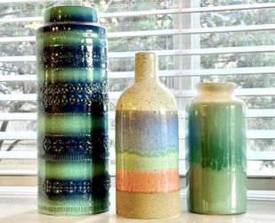 3 Floral Vases