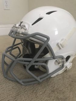 Like New Xenith “Epic” Youth Football Helmet
