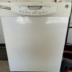 GENERAL ELECTRIC - WHITE DISHWASHER