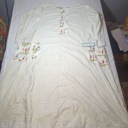 Vintage Nwt Cotton Nightgown With Lace