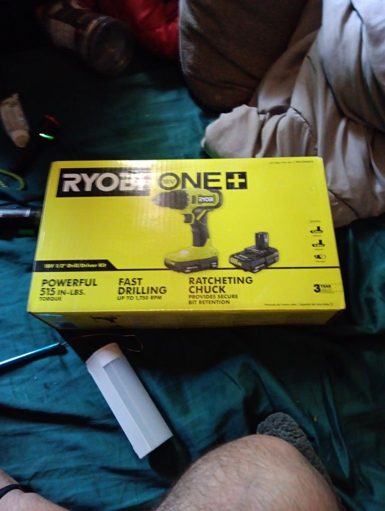 Ryobi Drill W 2 Batterys