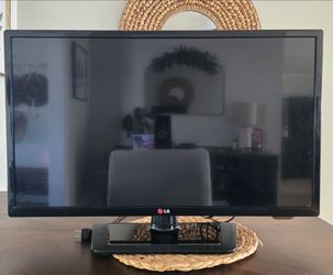 LG TV 32" class LED