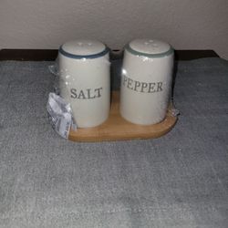 Salt & Pepper Shaker