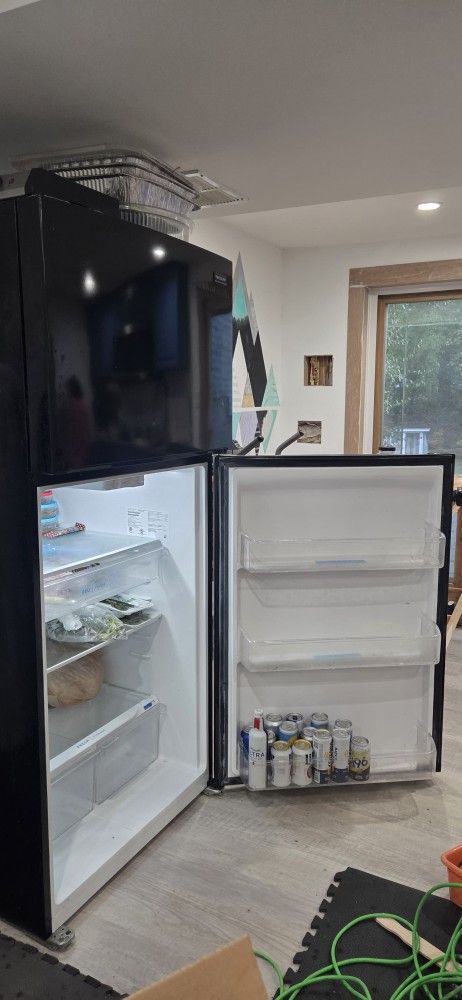 Frigidaire Refrigerator 