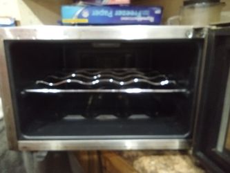 Magic Chef 8 Bottle Wine Cooler