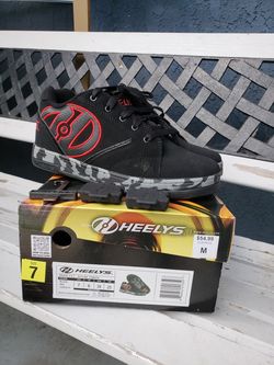 Kids HEELYS Size 7M