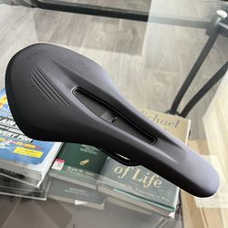 Fizik Vento Argo X3 bike saddle