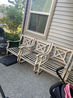4 Free lawn chairs
