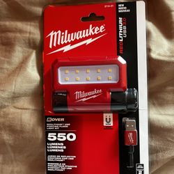 Milwaukee Flood Light 550 Lumen