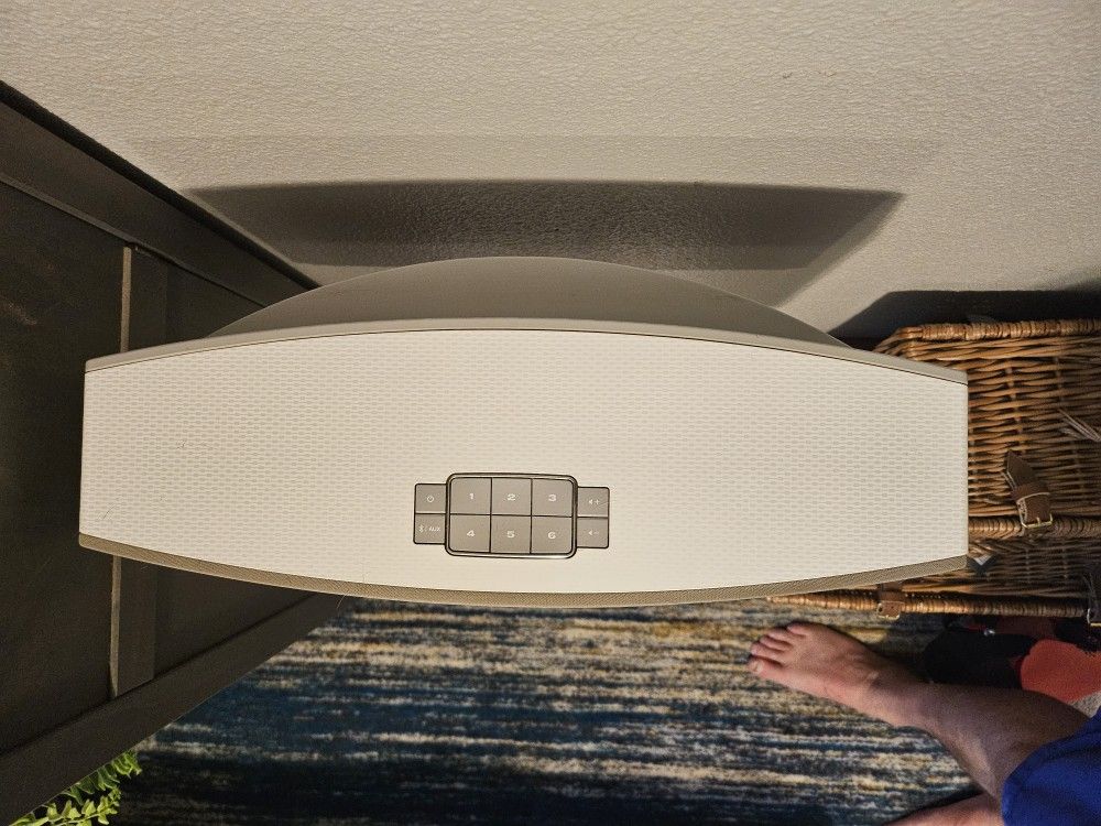 Bose Soundtouch 30 With Stand