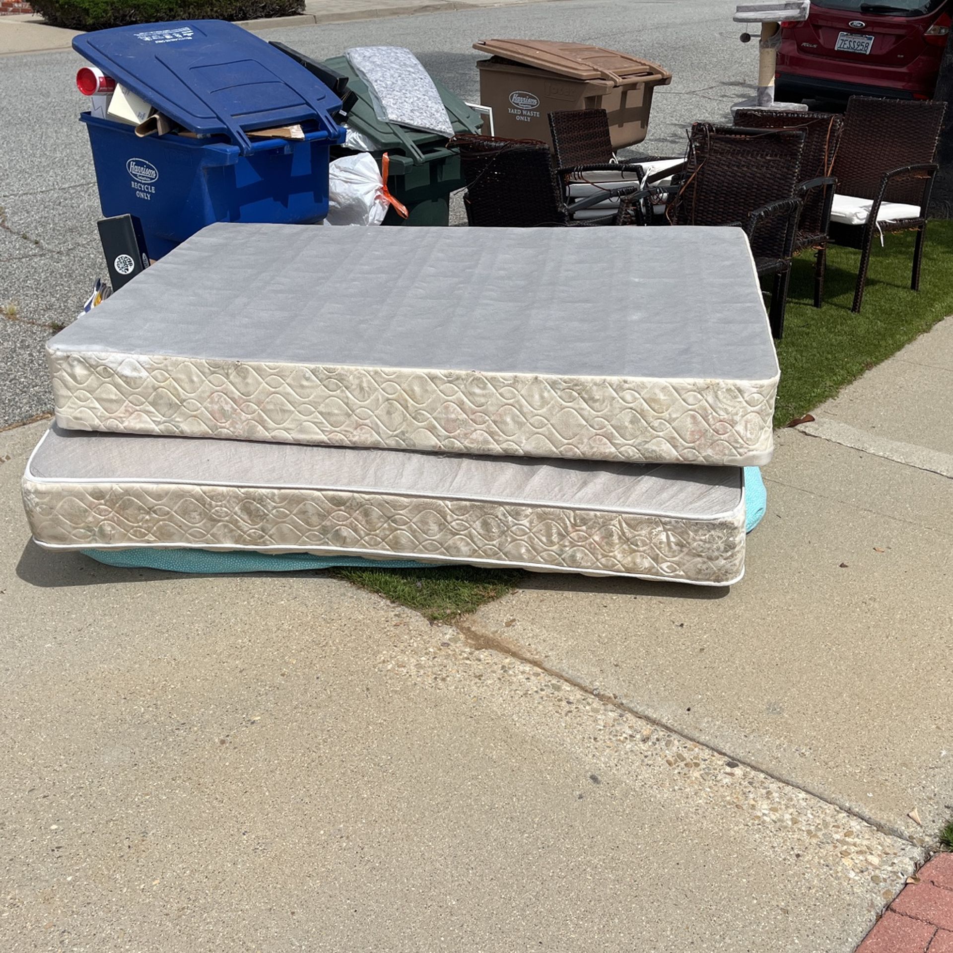 FREE full mattress + box spring for Sale in Ventura, CA OfferUp