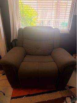 Grey single recliner
