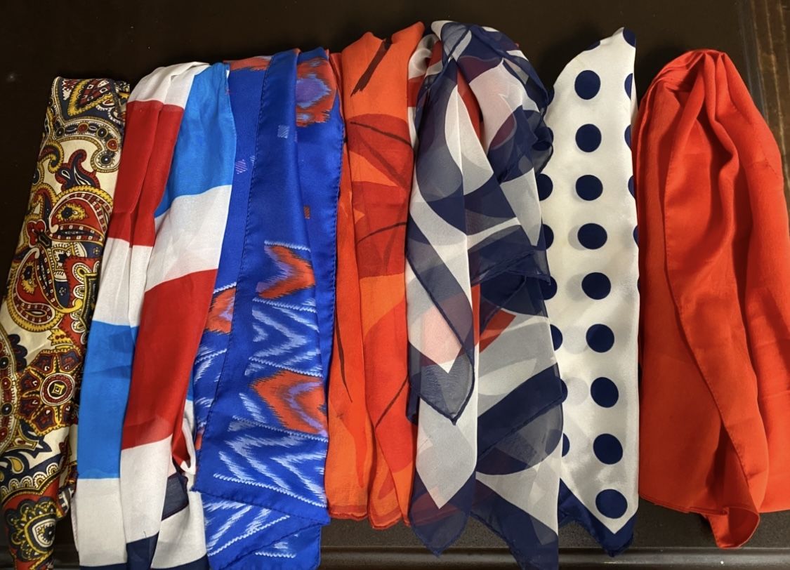 VINTAGE NECK SCARVES