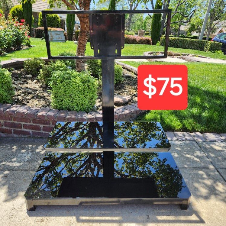 $75 Glass TV Stand. Make Offer