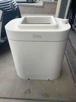 Offshore fiberglass bait tank approximately 55-65 gallons