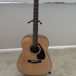 Yamaha F335 Acoustic Guitar