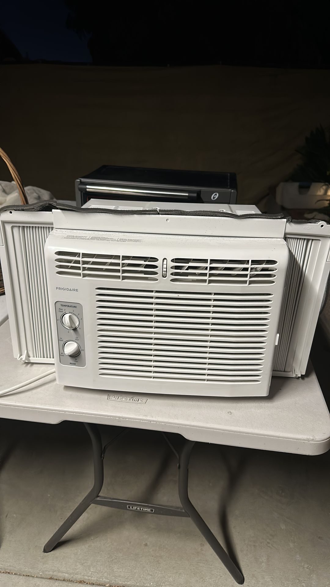 Frigidaire Window AC unit