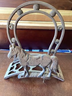 Rustic Western Horseshoe Hose Holder Cast Iron