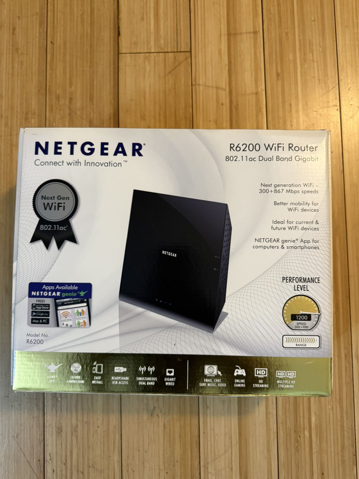 Unused Netgear r6200 WiFi Router 
