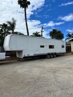 2007 next level toy hauler