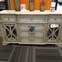 Buffet Server 