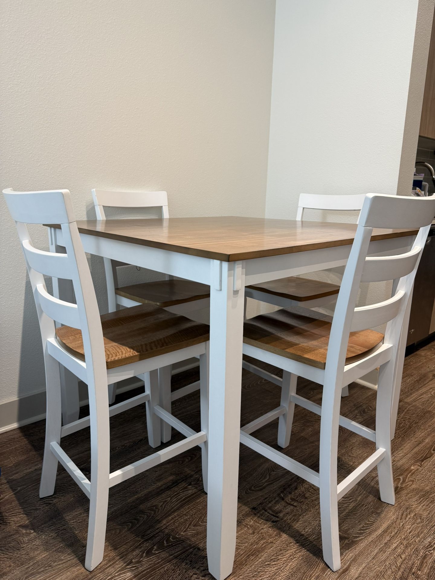 Dining Table And 4 Barstools