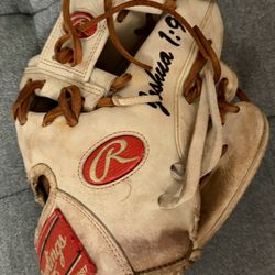 Rawlings Baseball Glove For Sale 