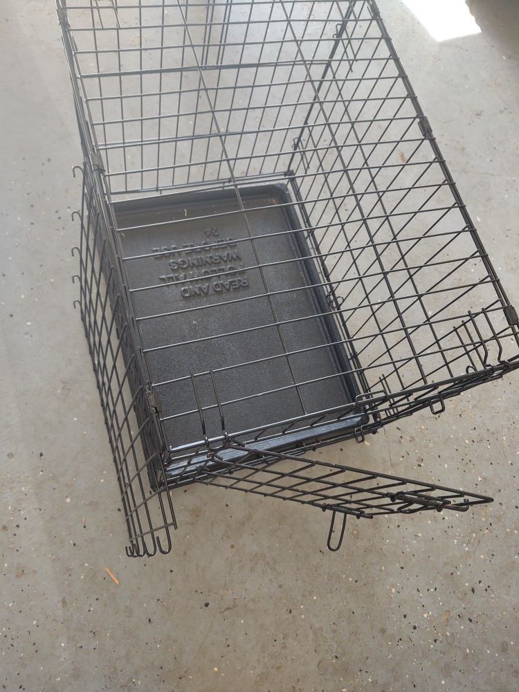 24"w x 20" Pet collapsible pet crate with divider