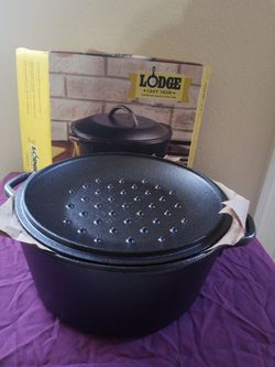 Lodge Pre-Seasoned 5 Quart Cast Iron Dutch Oven with Loop Handles and Cast  Iron Cover