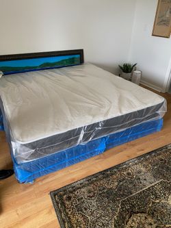 King mattress regular and box spring set (2pc - brand new)