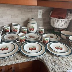 Dishes Set of Six 