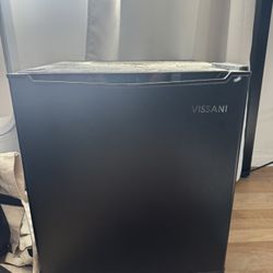 Vissani Mini Fridge