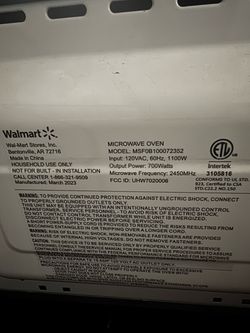 Walmart 700W Microwave – Clean & Works Great