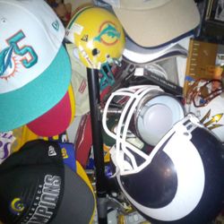 NFL FOOTBALL COLLEGE MINI HELMET !!
